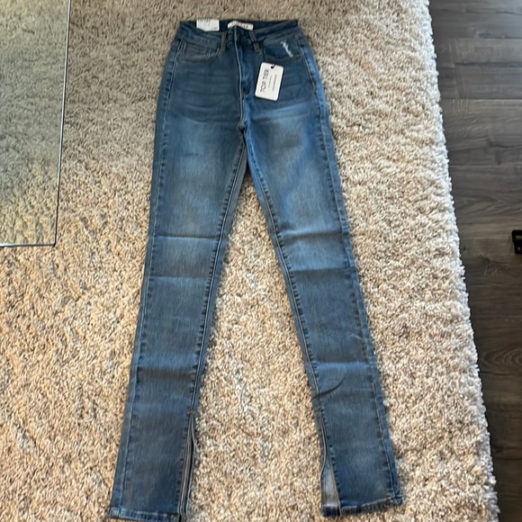 NWT Top Tier Hagar Slit Distressed Jeans Size 7/27 - Picture 3 of 8
